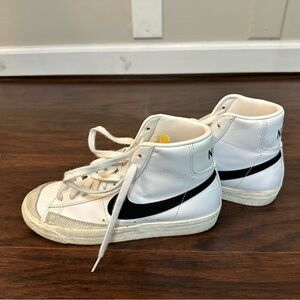 Nike Blazers US size 7.5